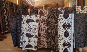 Kampung Batik Giriloyo Wisata Edukasi Dengan Beragam Jenis Batik Di