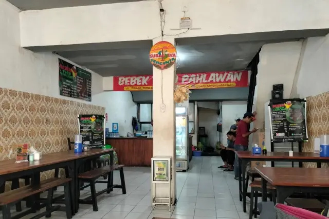 Warung Bebek Tugu Pahlawan