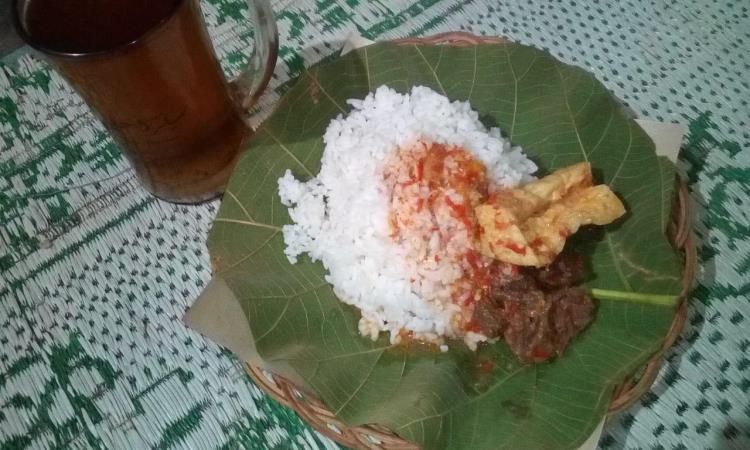 Nasi Jangkrik Godong Jati