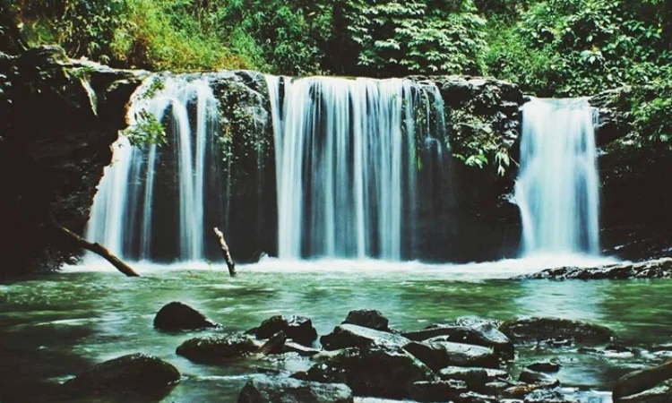 Air Terjun Tembok