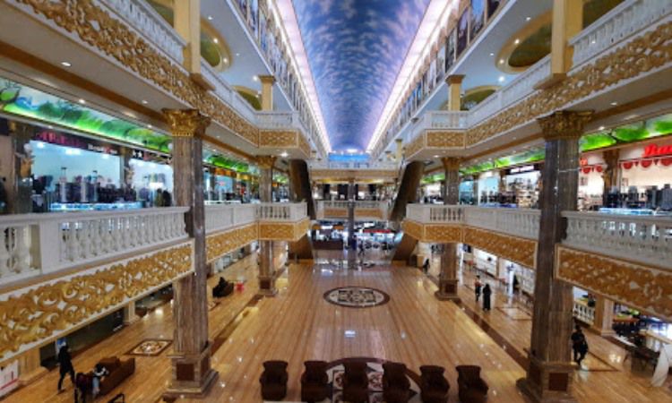 En grand. Гранд Молл Батуми. Grand Mall Ajman.