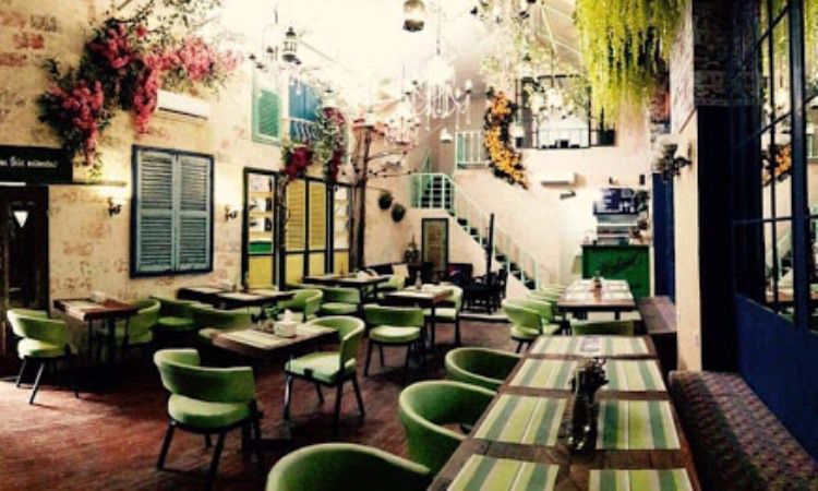 20 Cafe  Tempat Nongkrong Hits di Medan  yang Bikin Betah 