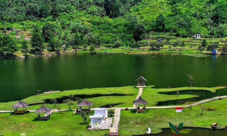 Situ Rawa Gede Pesona Danau Indah Dengan Beragam Wahana Permainan Di Bogor Itrip 