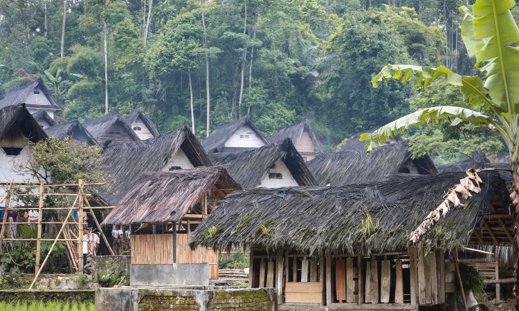 Objek Wisata Kampung Naga Tasikmalaya