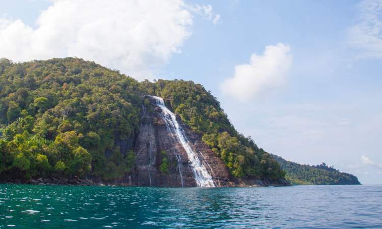 Keindahan Air Terjun Pulo Simo: Surga Tersembunyi di Sumatera