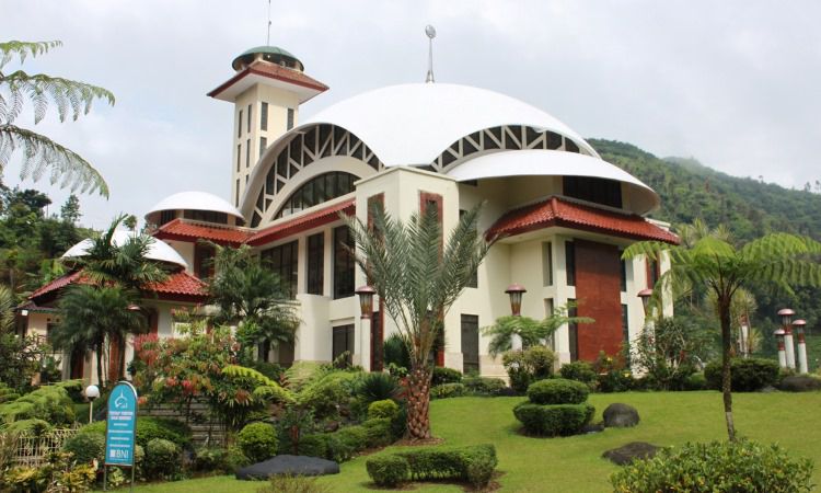 Landmark Masjid Attaavun Punchak Bogor