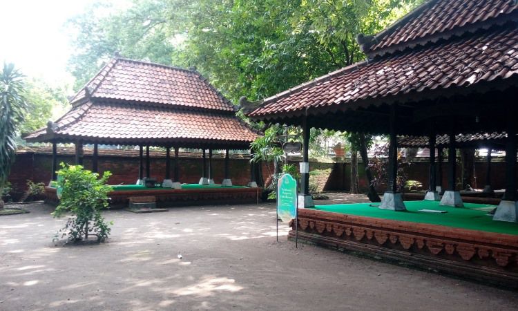 Masjid Agung Sang Chipta Rasa