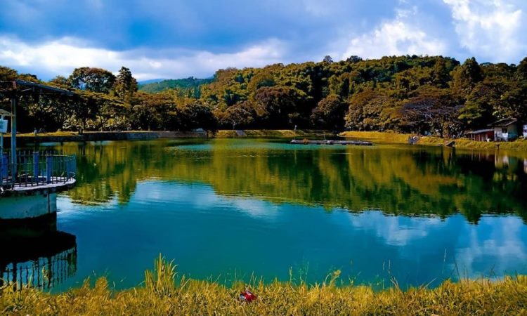 Situ Batu Karut, Mengintip Pesona Danau Dengan Pemandangan Menakjubkan ...