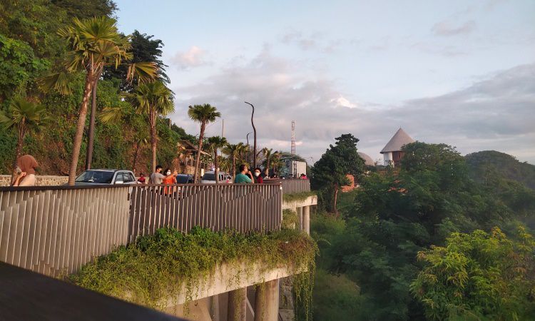 Puncak Waringin Acara menarik