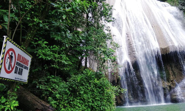 Alamat air terjun Tumburano