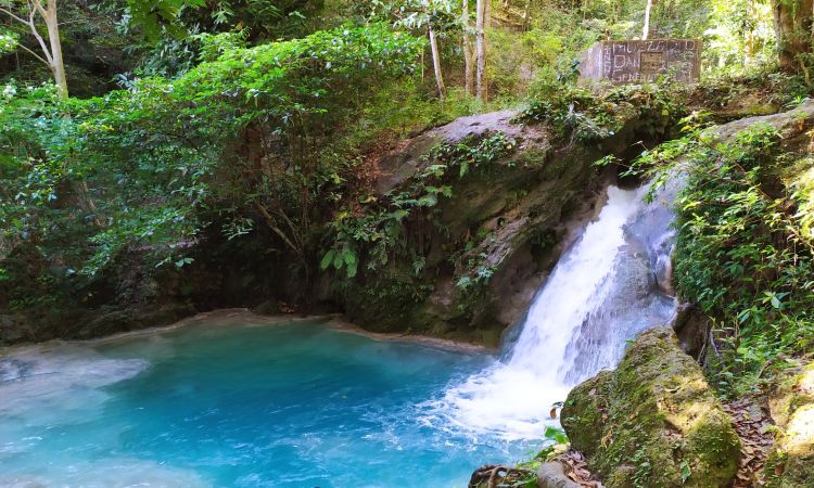 Daya Tarik Air Terjun Tesbatan