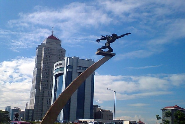 Monumen Patung Dirgantara Monumen Bersejarah Yang Sarat Mitos Di