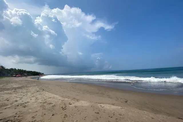 Alamat pantai Petitenget